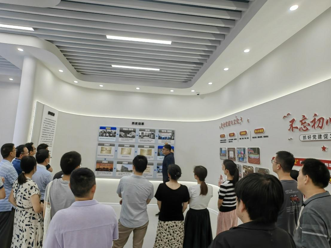 公司举办第一届青年科技沙龙活动