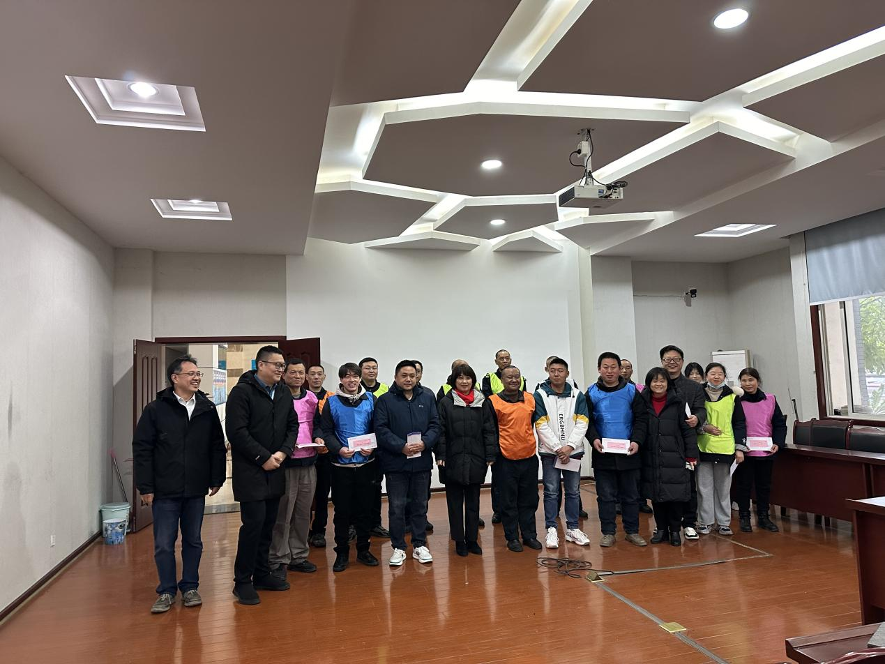 走访慰问送关怀 浓浓真情暖人心——公司工会春节前夕看望慰问劳模和困难职工 走访慰问送关怀 浓浓真情暖人心——公司工会春节前夕看望慰问劳模和困难职工