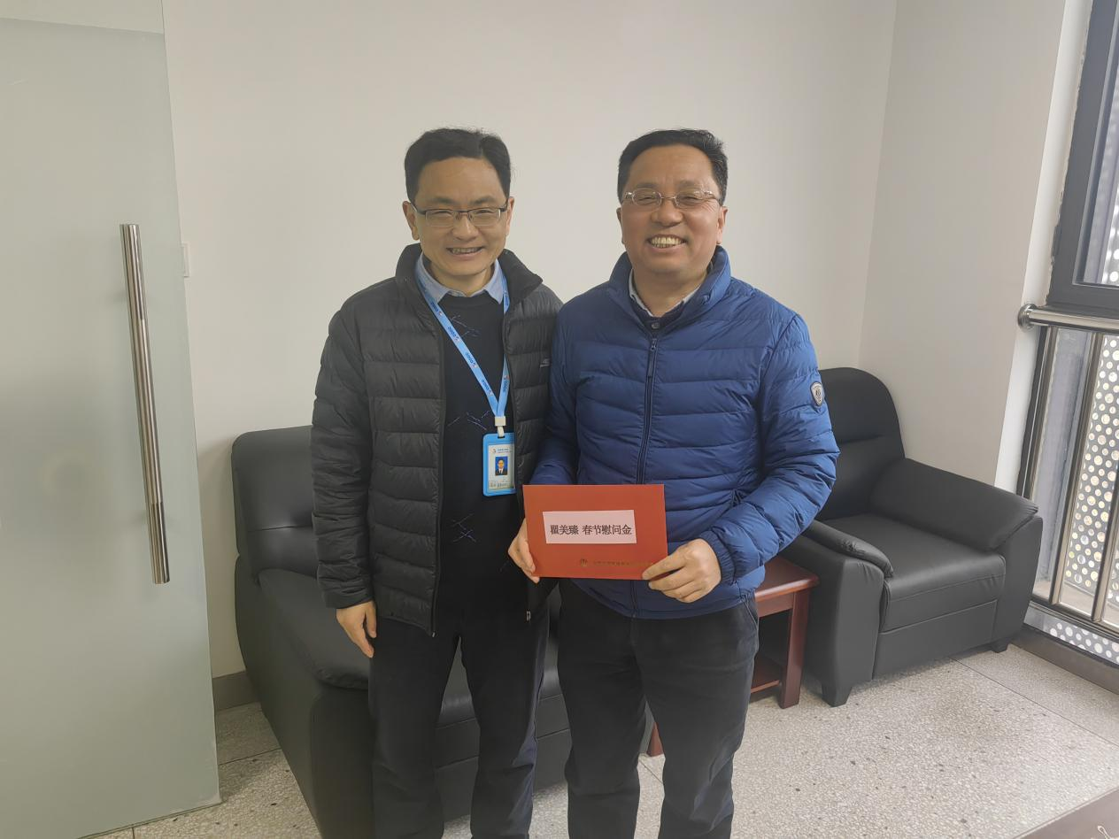 走访慰问送关怀 浓浓真情暖人心——公司工会春节前夕看望慰问劳模和困难职工 走访慰问送关怀 浓浓真情暖人心——公司工会春节前夕看望慰问劳模和困难职工